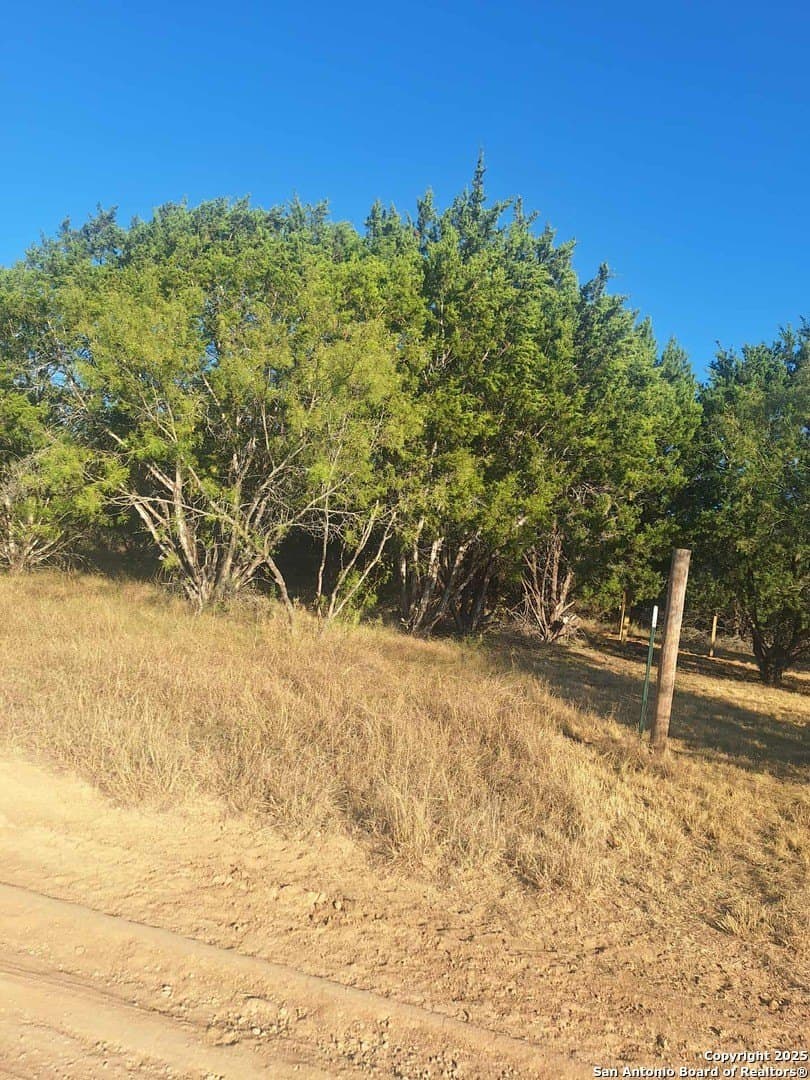 0.09 acres in Bandera County - photo 11