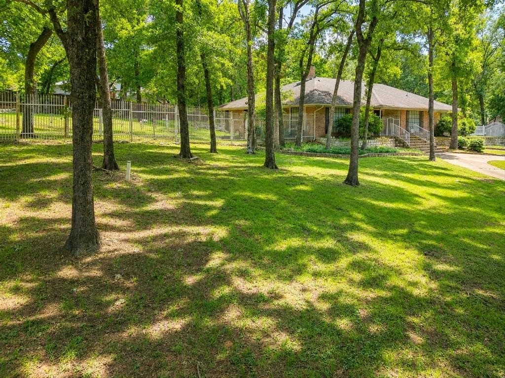 1 acres in Tarrant County gallery image 4