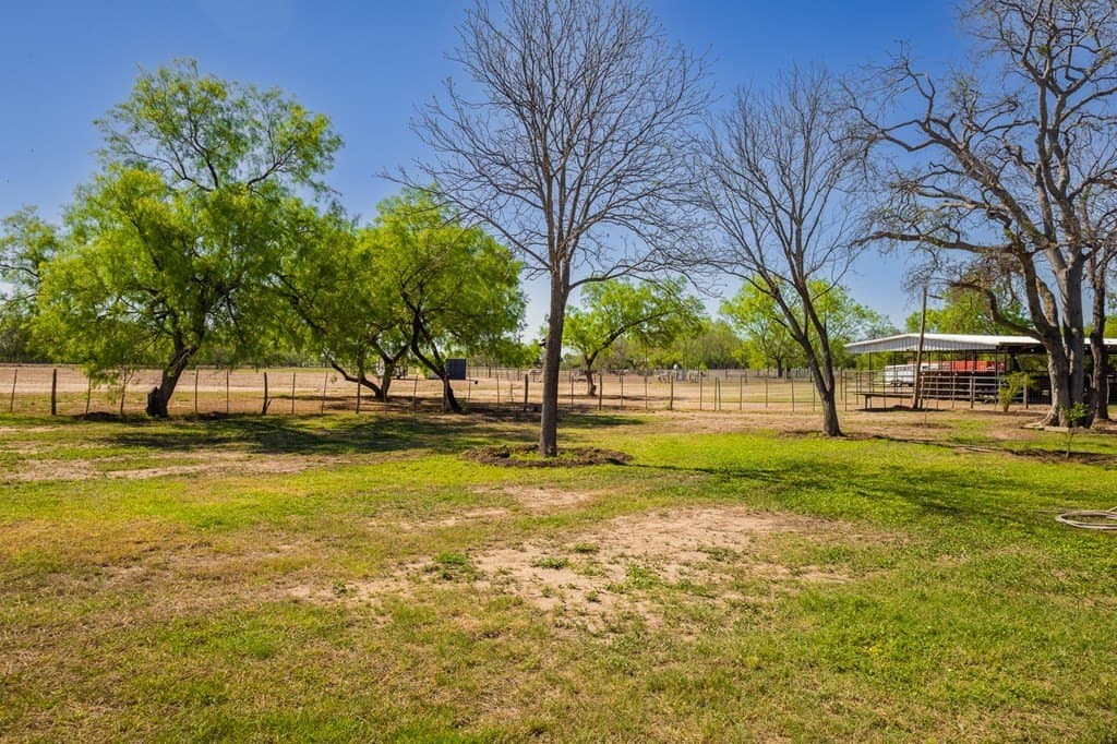 16.05 acres in Maverick County - photo 3