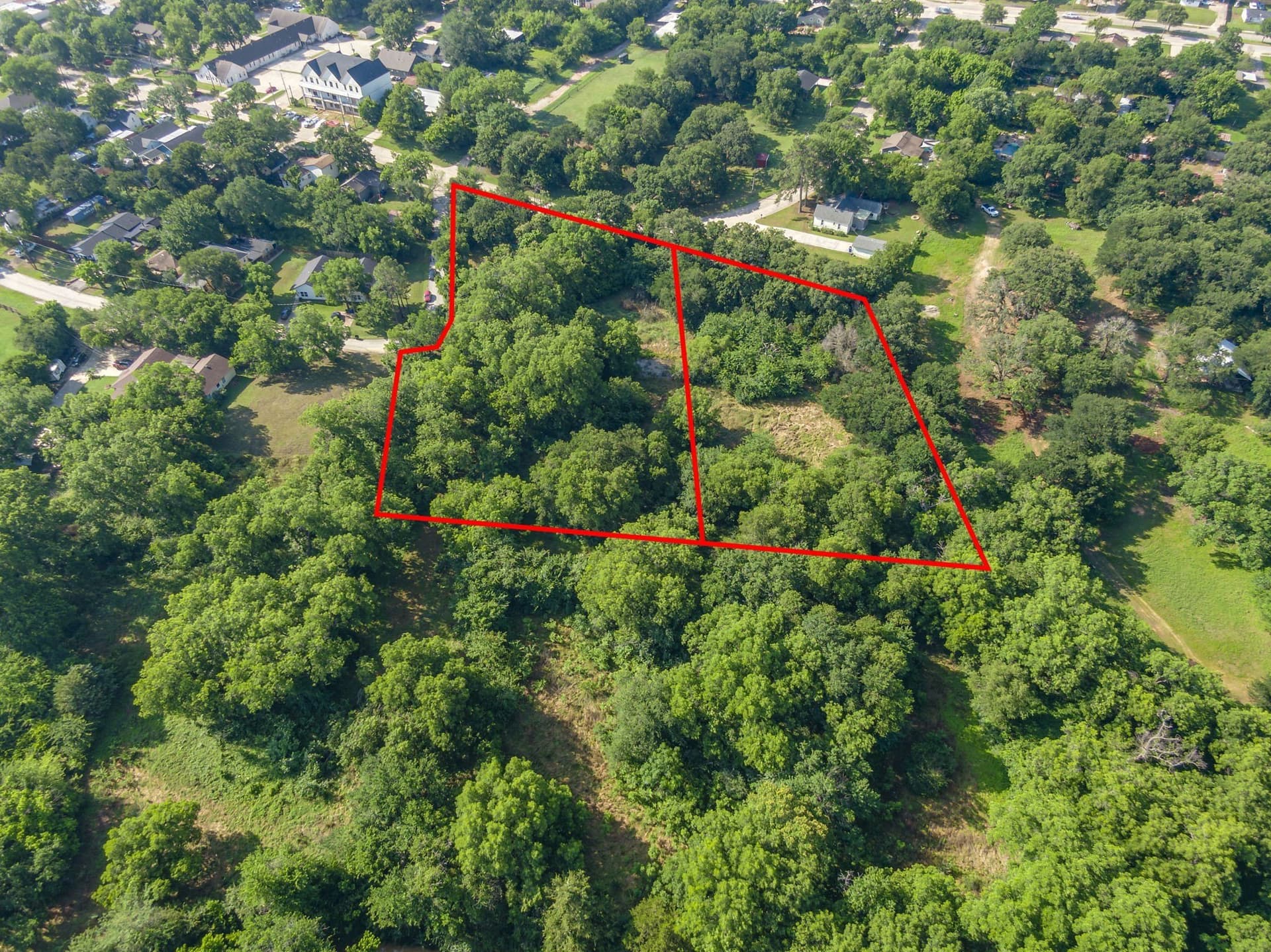 1.6 acres in Tarrant County gallery image 2
