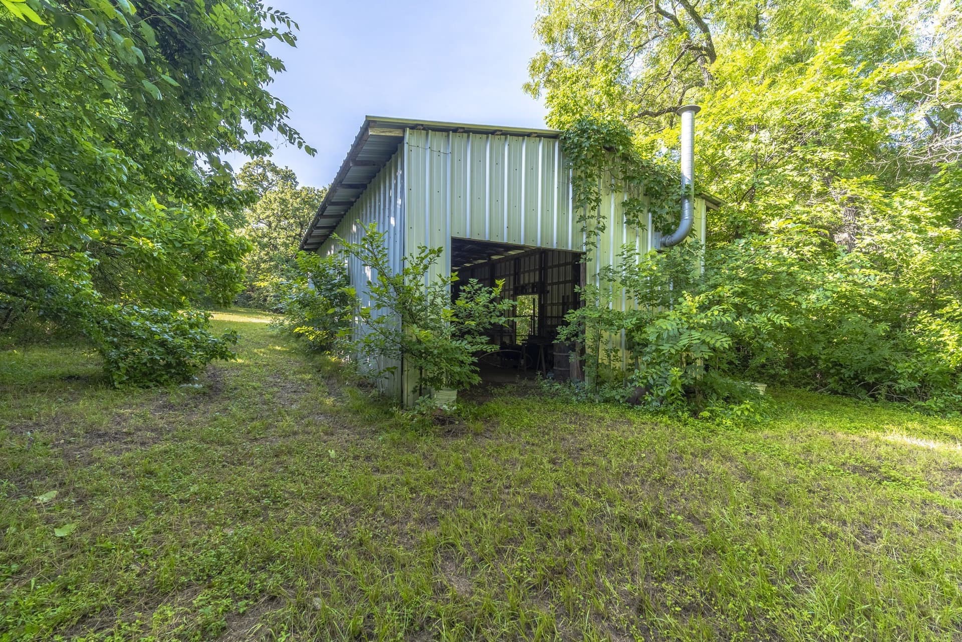 1.6 acres in Tarrant County featured view