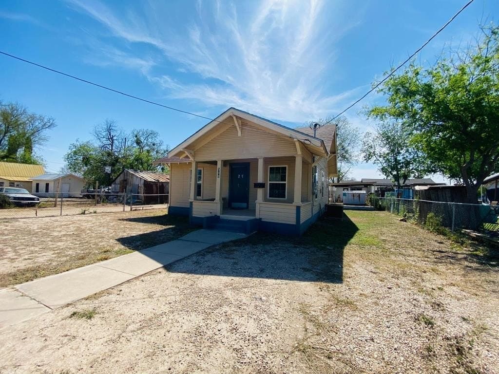 6,000 acres in Val Verde County
