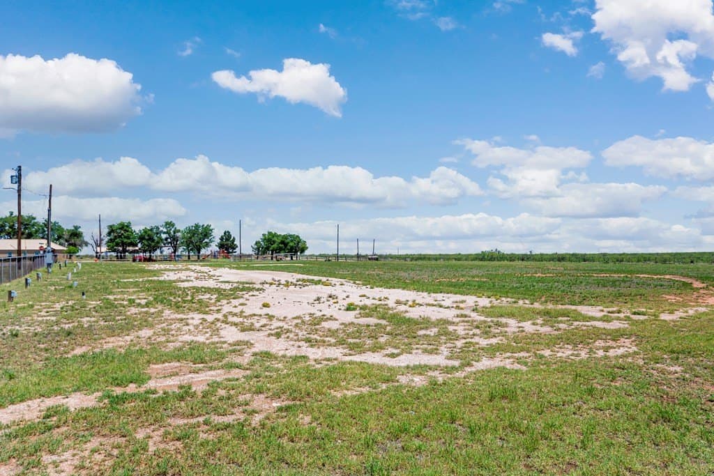 1.27 acres in Ector County gallery image 3