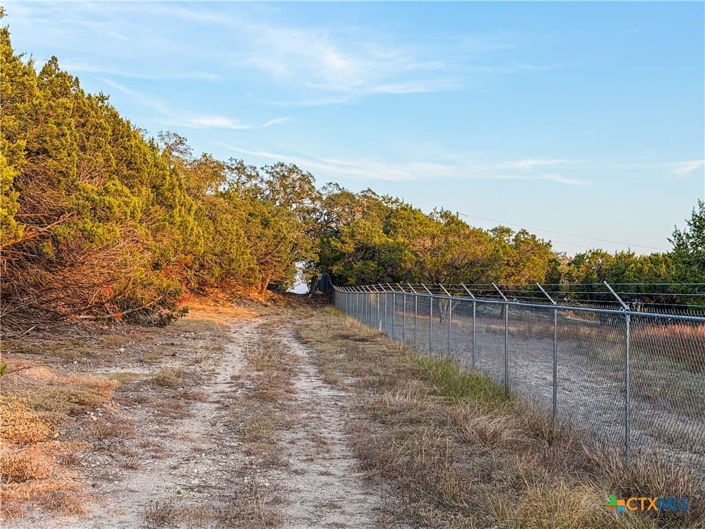 100 acres in Comal County - photo 10