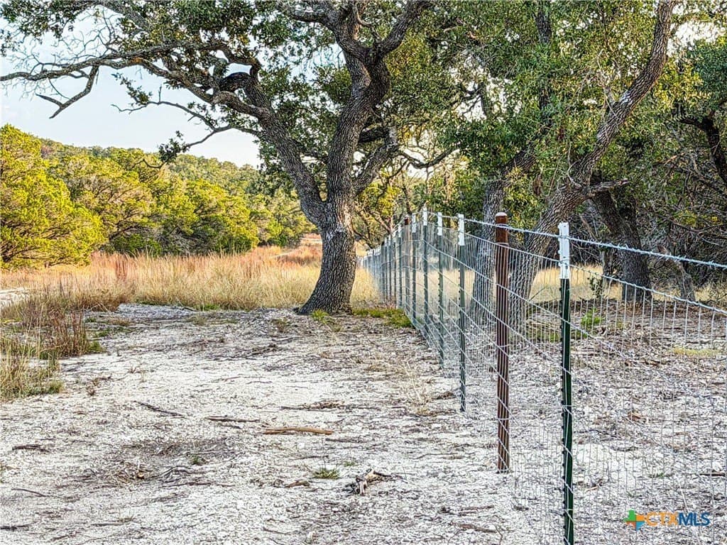 100 acres in Comal County - photo 8