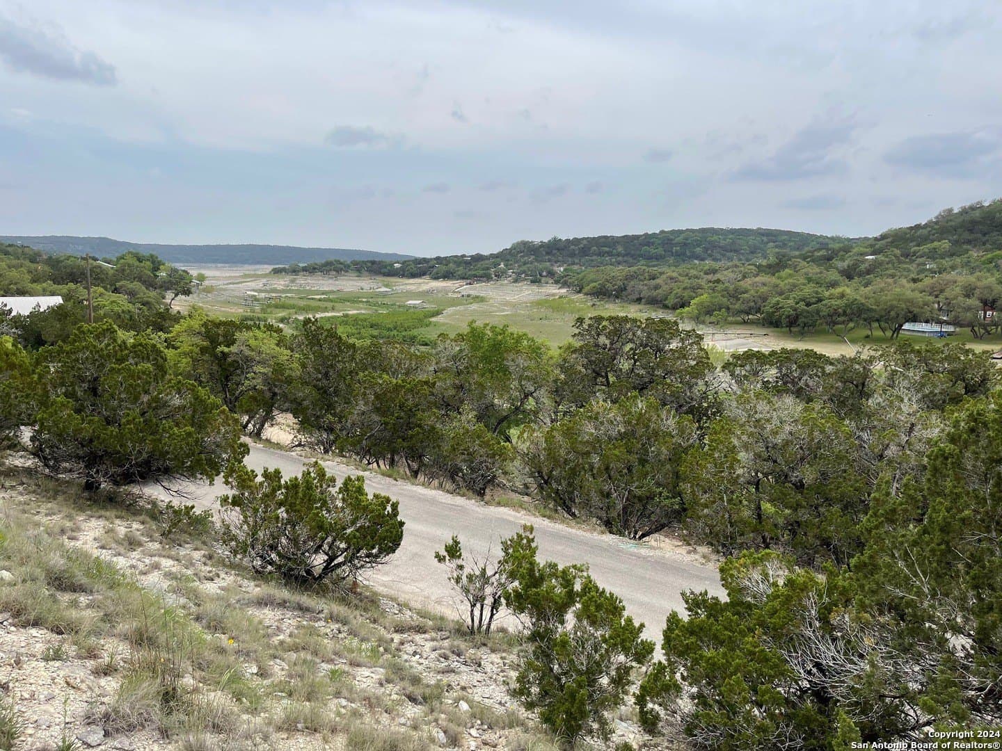 1.22 acres in Bandera County gallery image 4
