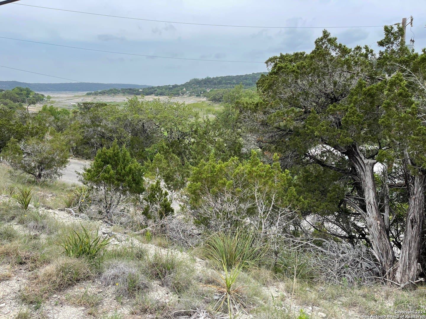 1.22 acres in Bandera County gallery image 2