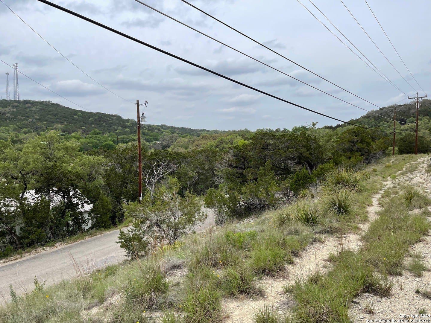 1.22 acres in Bandera County - photo 16