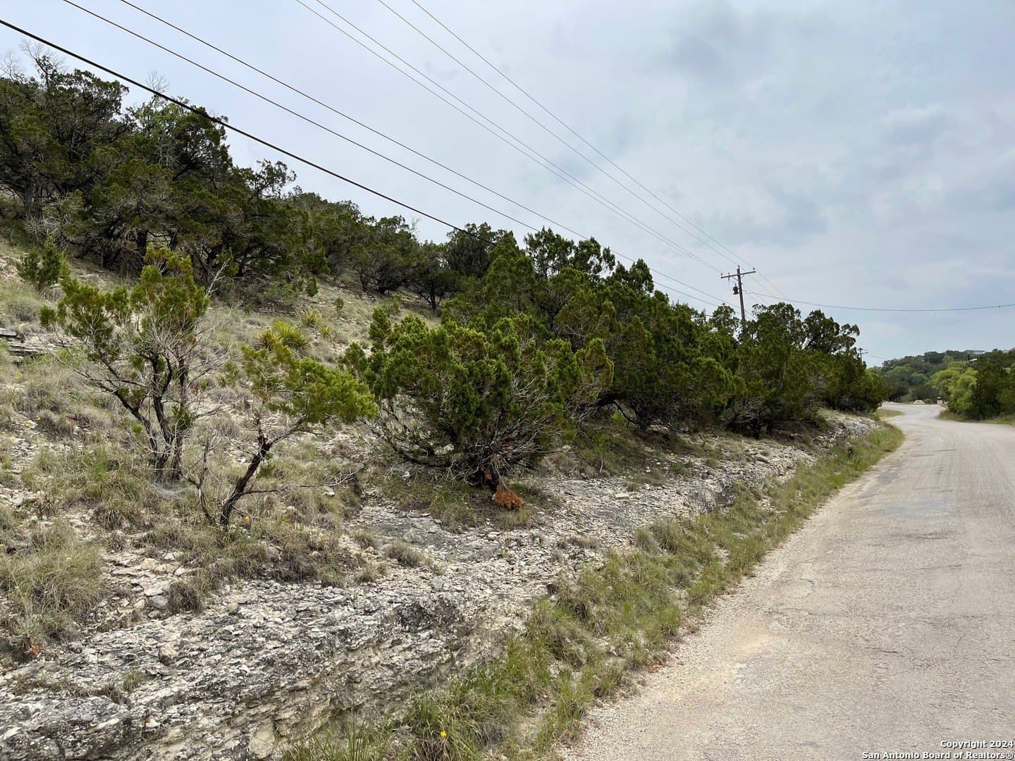 1.22 acres in Bandera County - photo 9