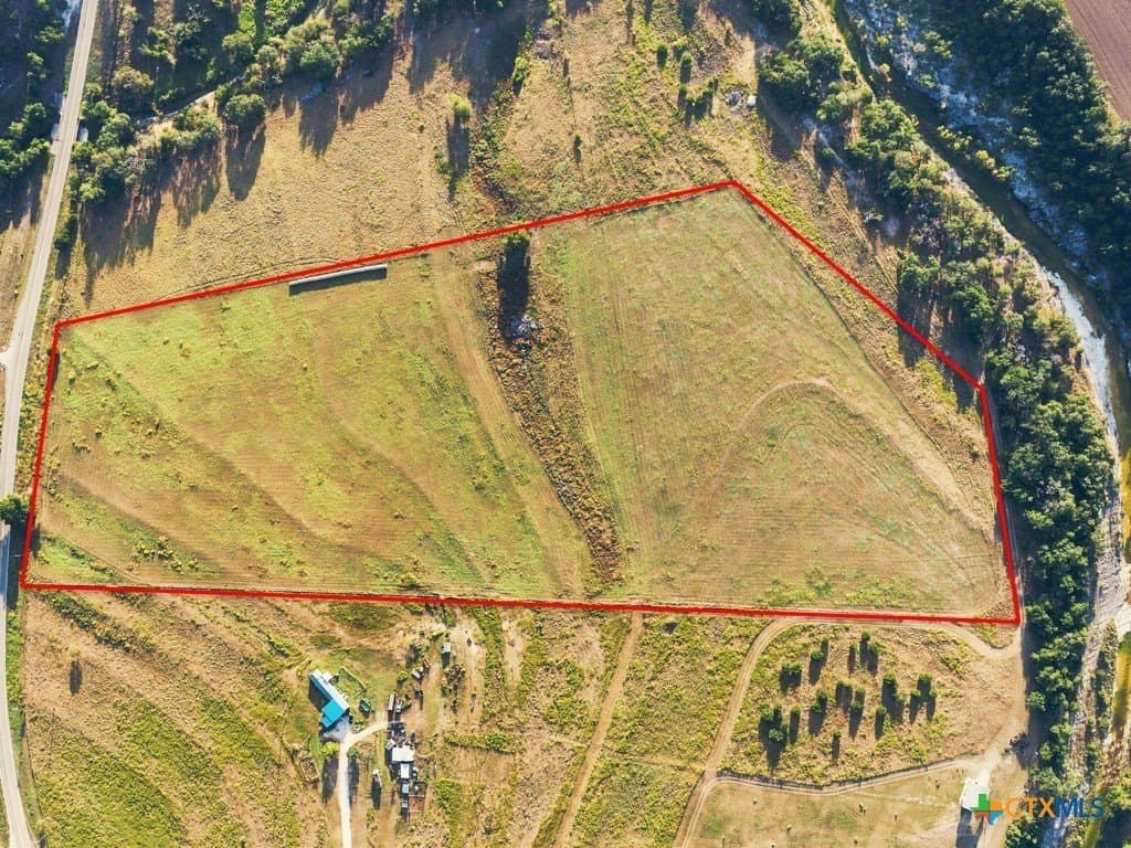 20.5 acres in Blanco County