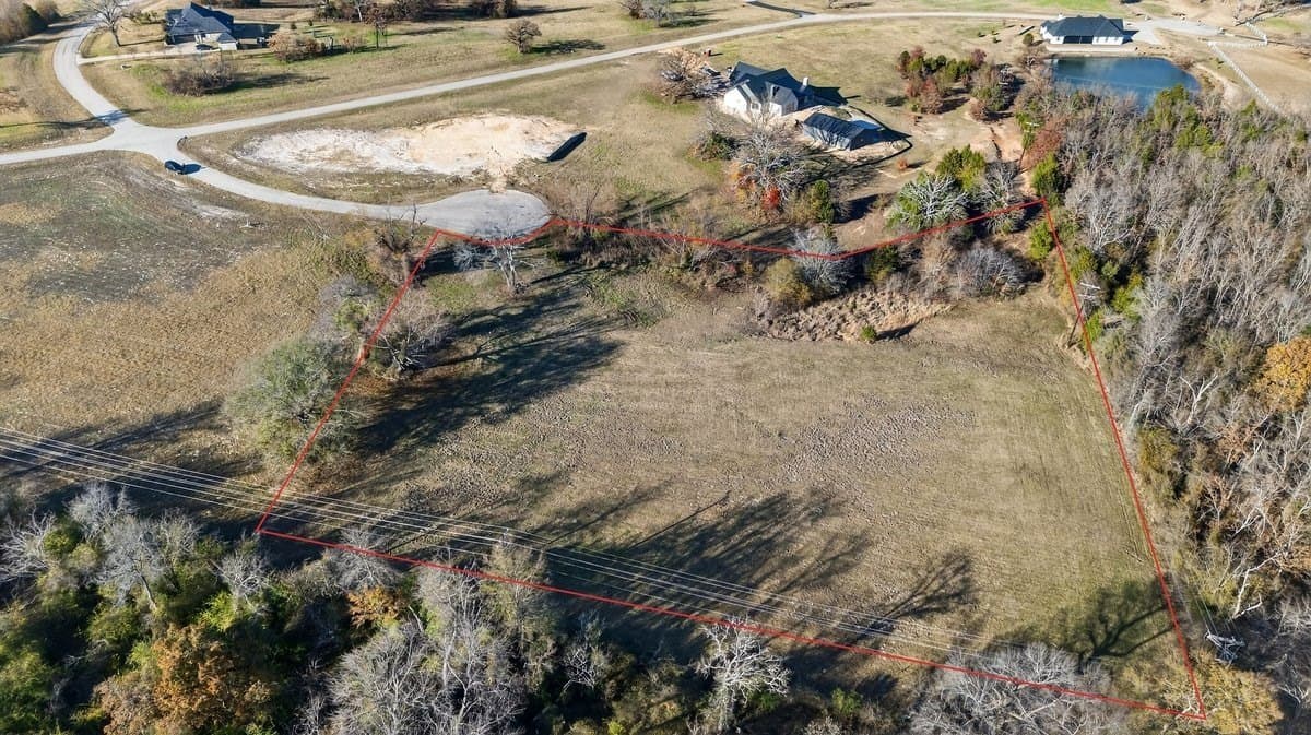 2.84 acres in Henderson County - photo 4