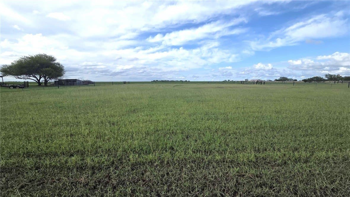 1.33 acres in Nueces County gallery image 2