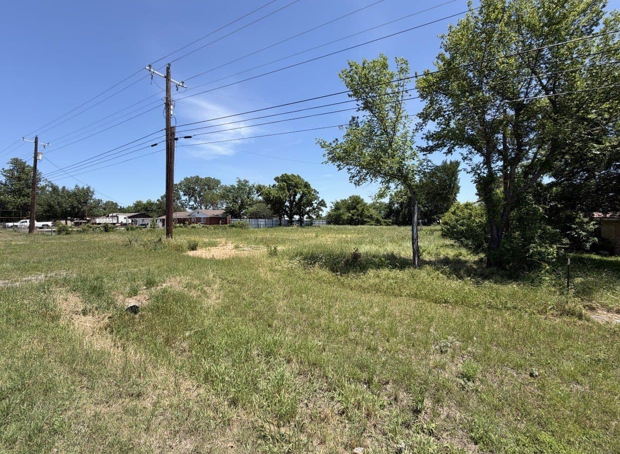 0.6 acres in Tarrant County gallery image 3