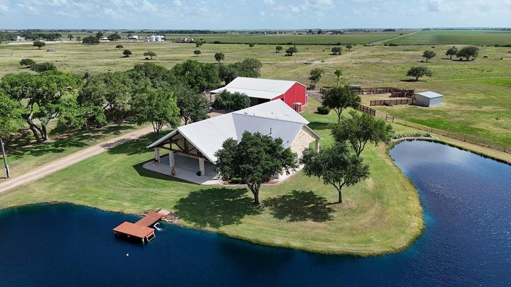 57.79 acres in Blessing Area County gallery image 2