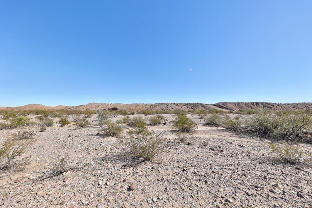 1 acres in Presidio County gallery image 2