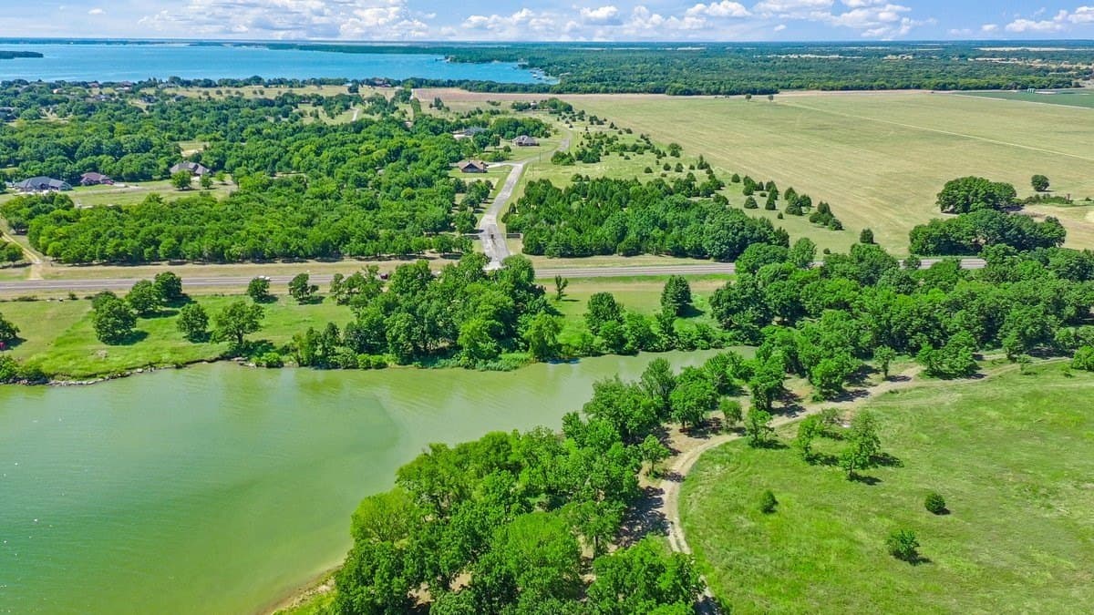 5.9 acres in Navarro County - photo 4