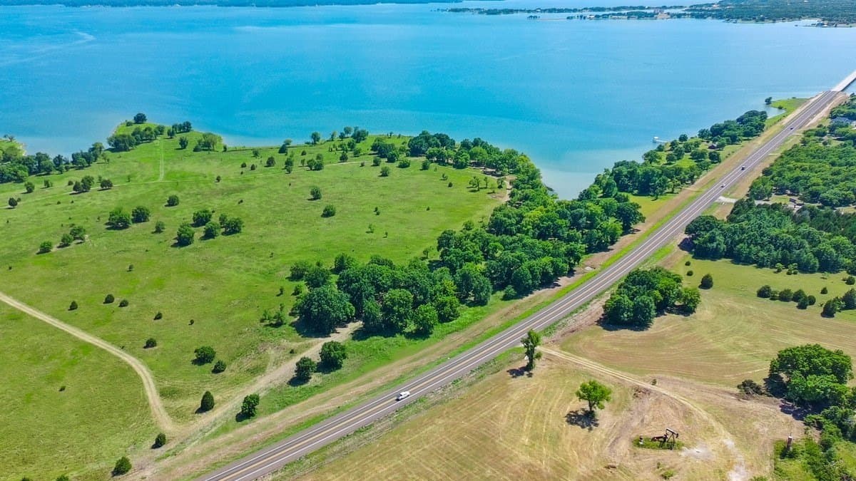 5.9 acres in Navarro County - photo 18
