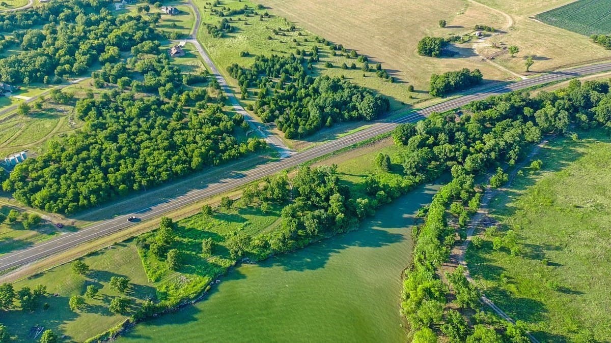 5.9 acres in Navarro County - photo 21