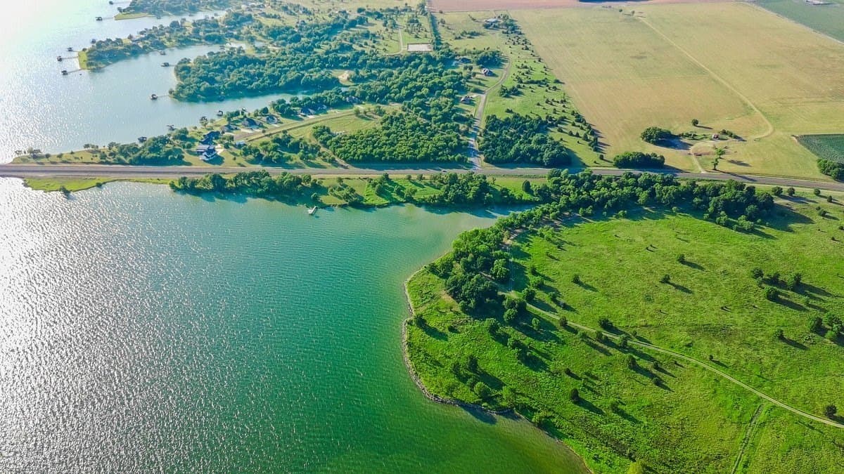 5.9 acres in Navarro County - photo 24