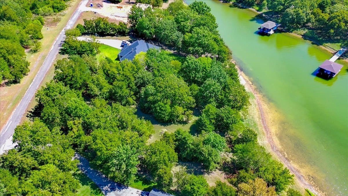 0.63 acres in Navarro County - photo 17