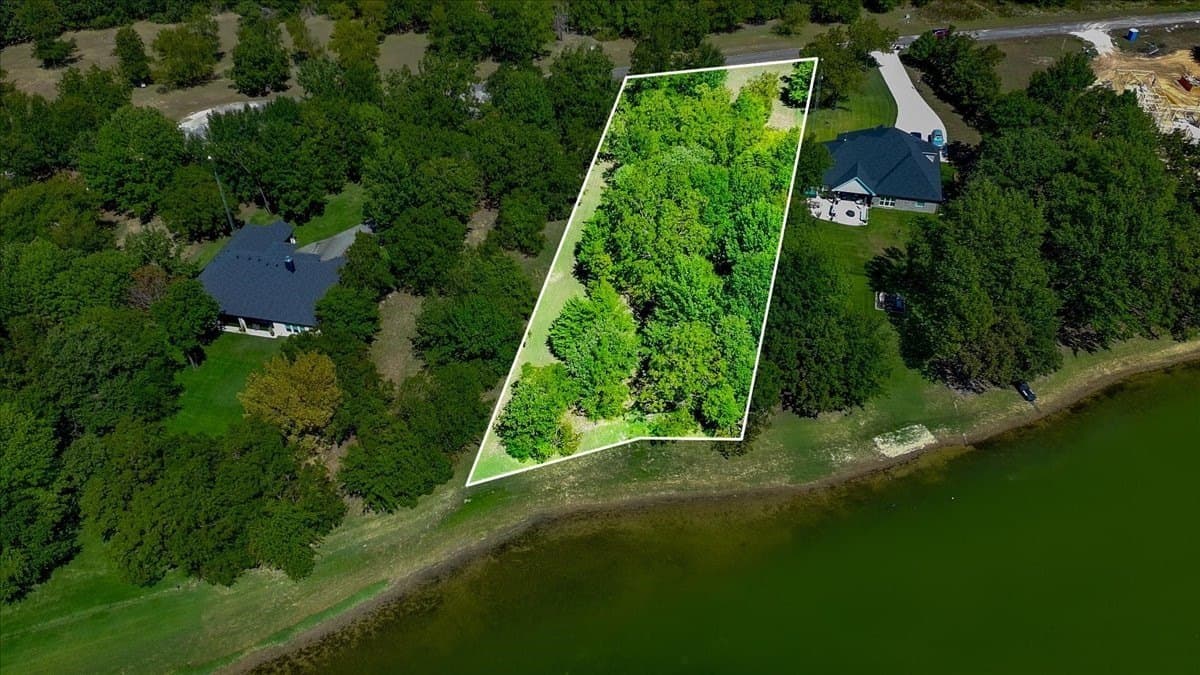 0.63 acres in Navarro County - photo 18