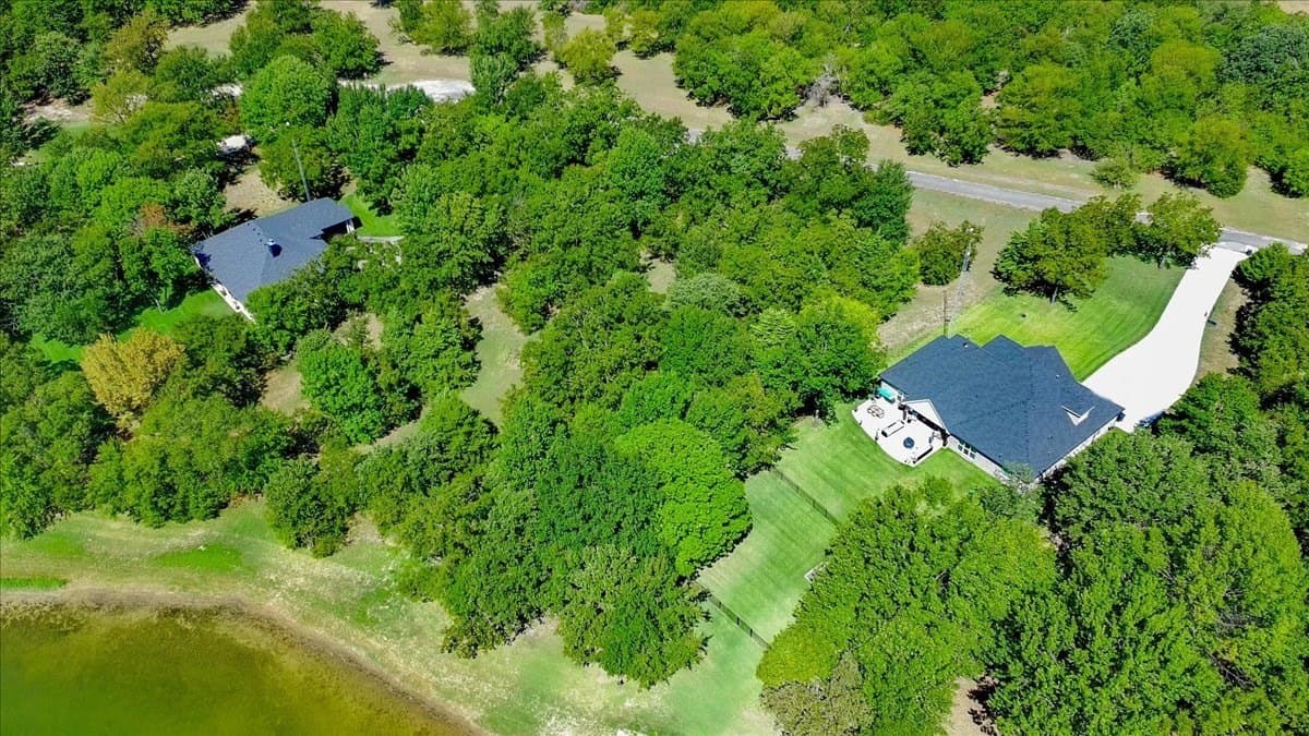 0.63 acres in Navarro County - photo 14