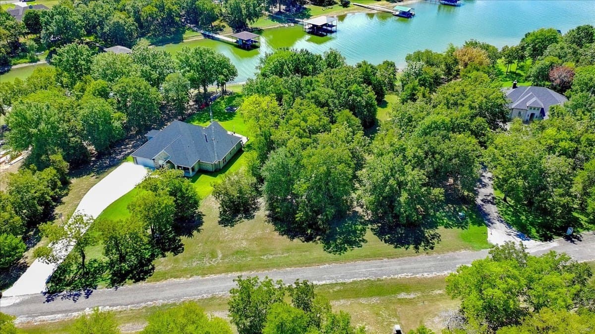 0.63 acres in Navarro County - photo 11