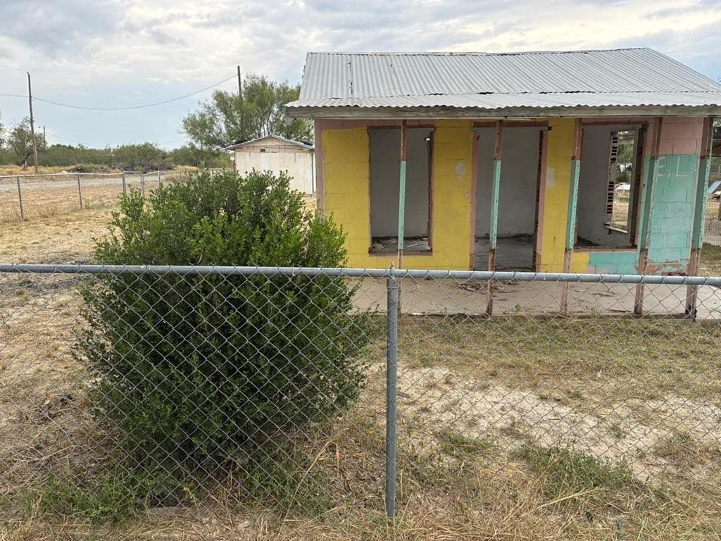 7,000 acres in Maverick County