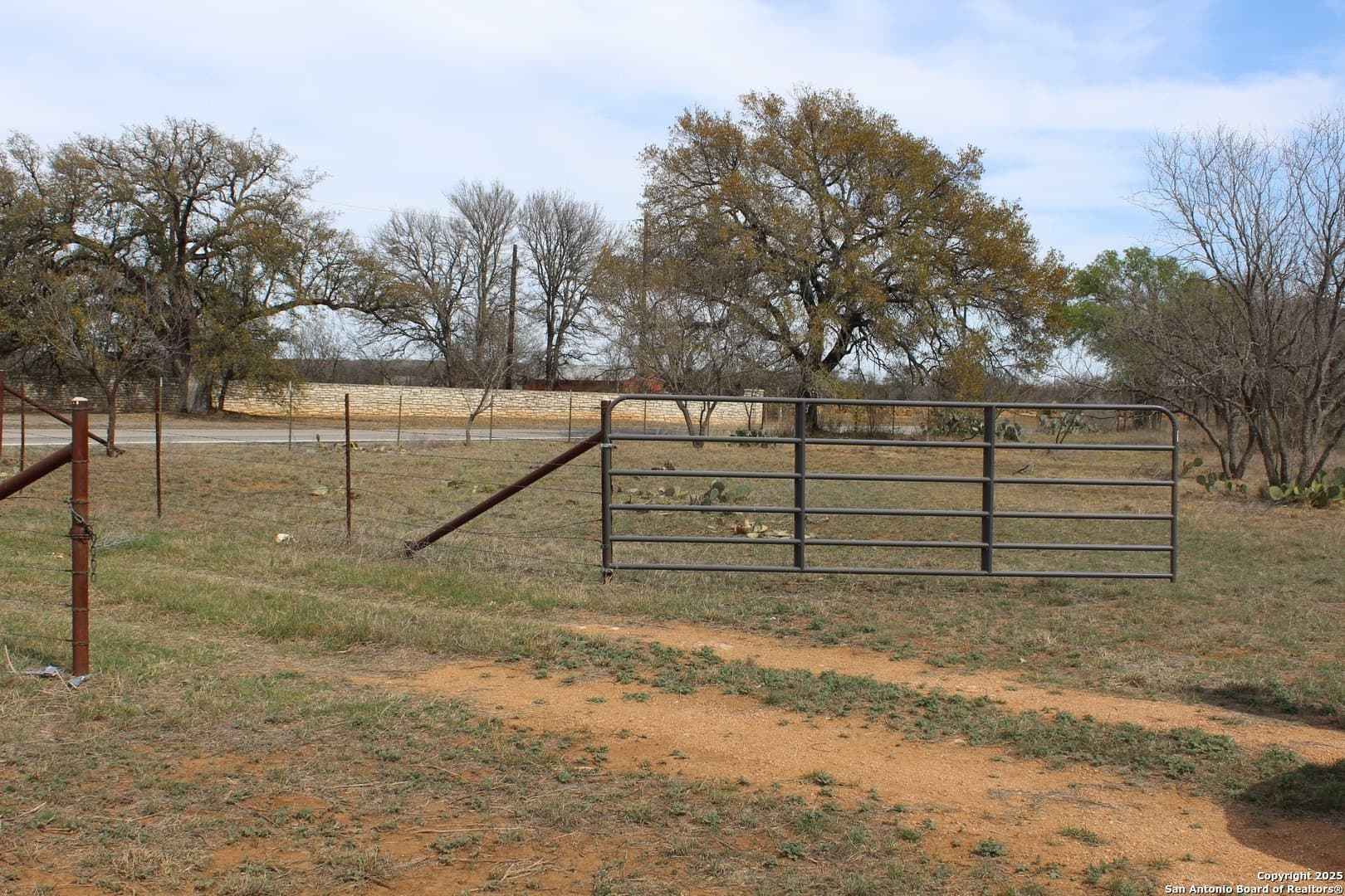 13.72 acres in Burnet County gallery image 2