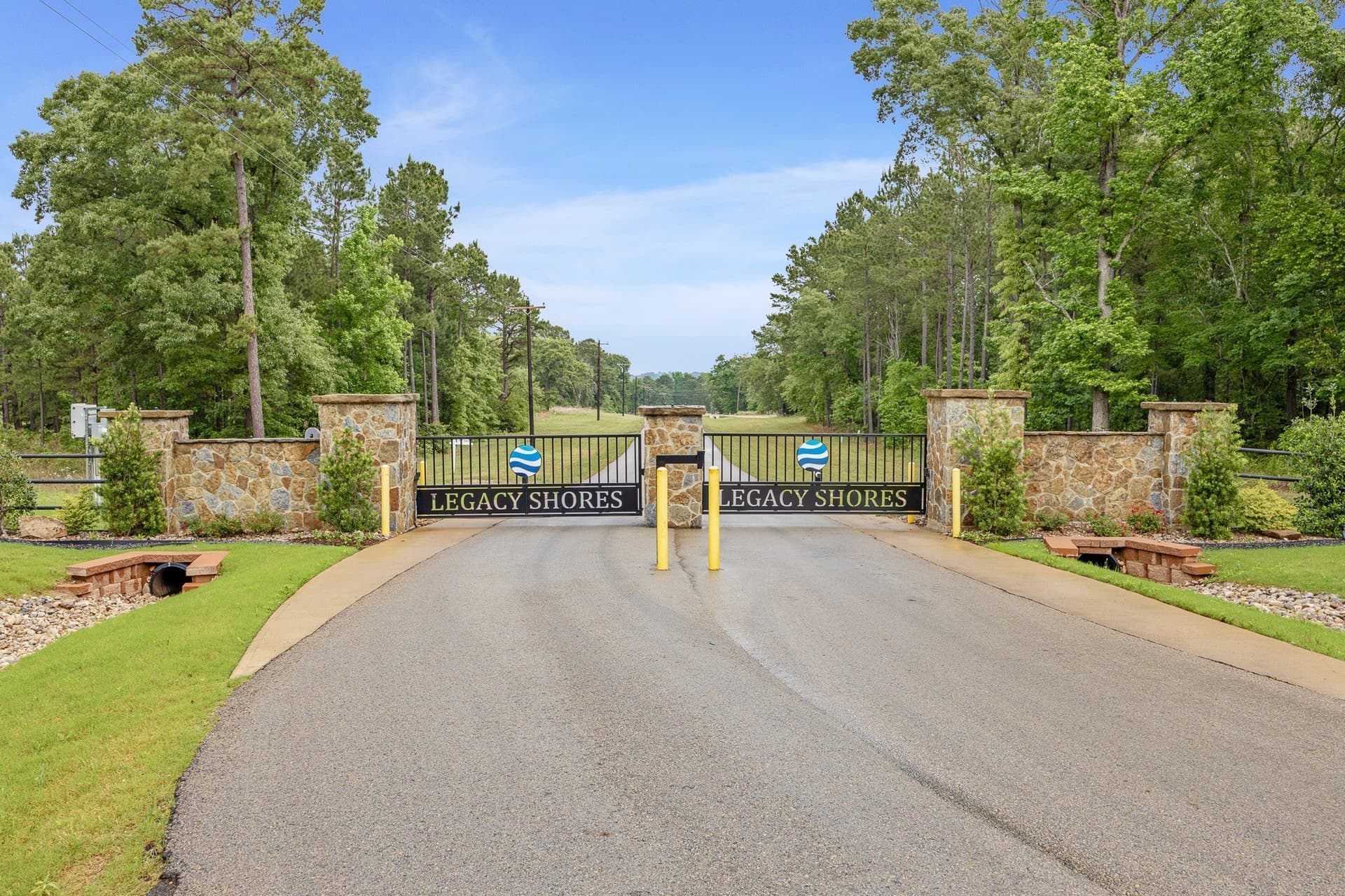 2.62 acres in Henderson County gallery image 2