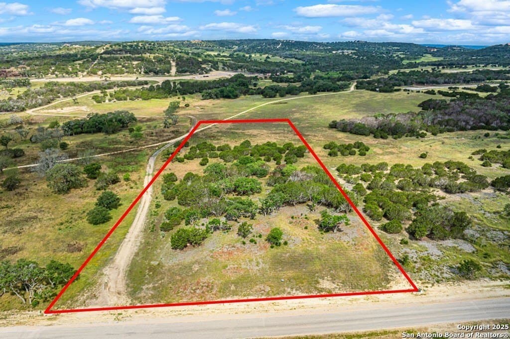 5.07 acres in Kerr County - photo 6