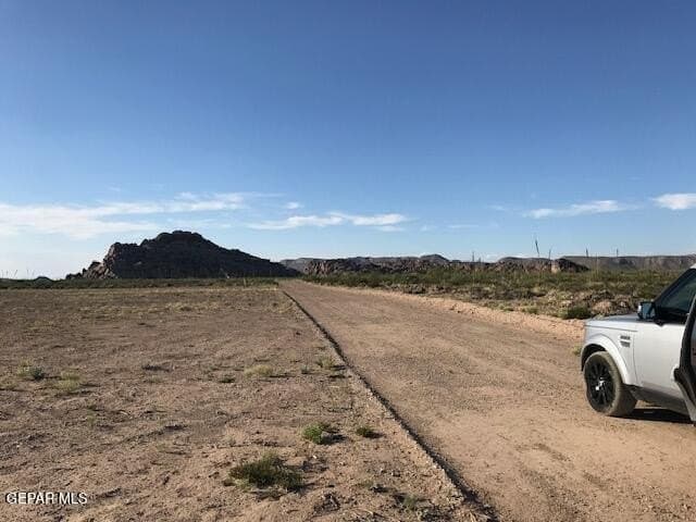 10 acres in El Paso County
