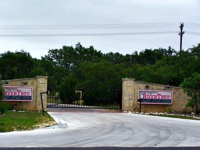 14 acres in Real County - photo 11