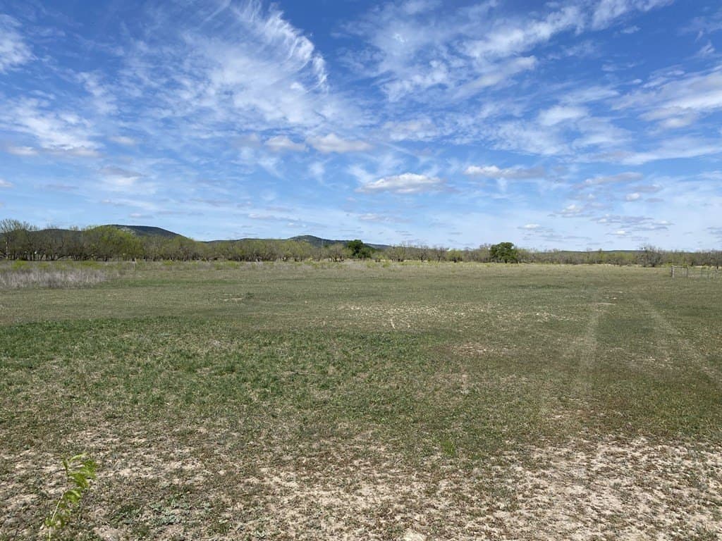 14 acres in Real County - photo 6