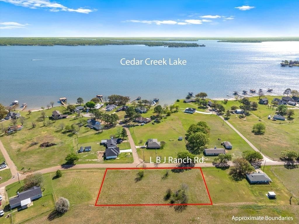 0.77 acres in Henderson County