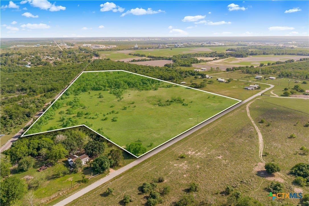 21.07 acres in Victoria County - photo 13