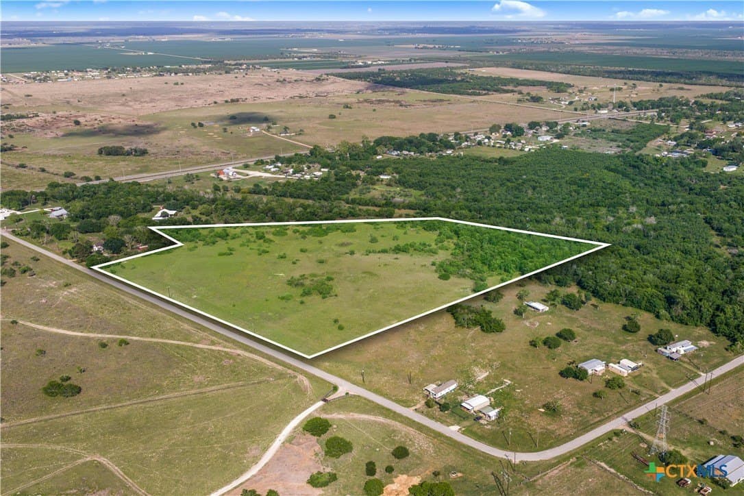 21.07 acres in Victoria County - photo 12