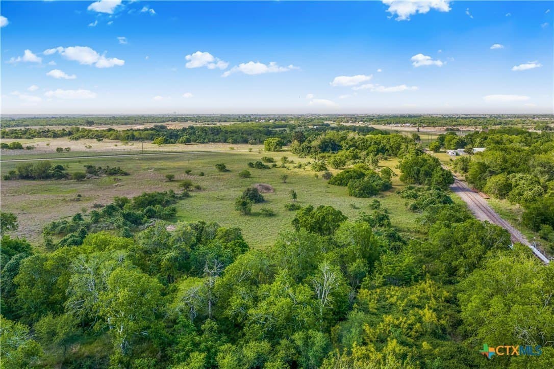 21.07 acres in Victoria County - photo 8