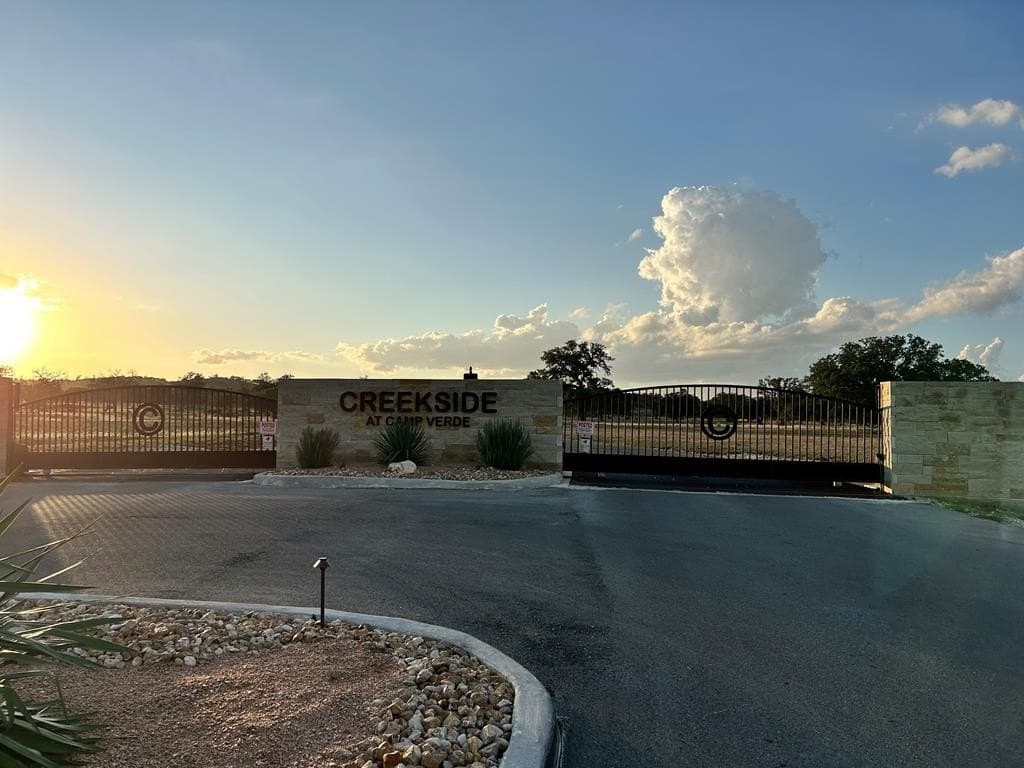 5 acres in Kerr County gallery image 3