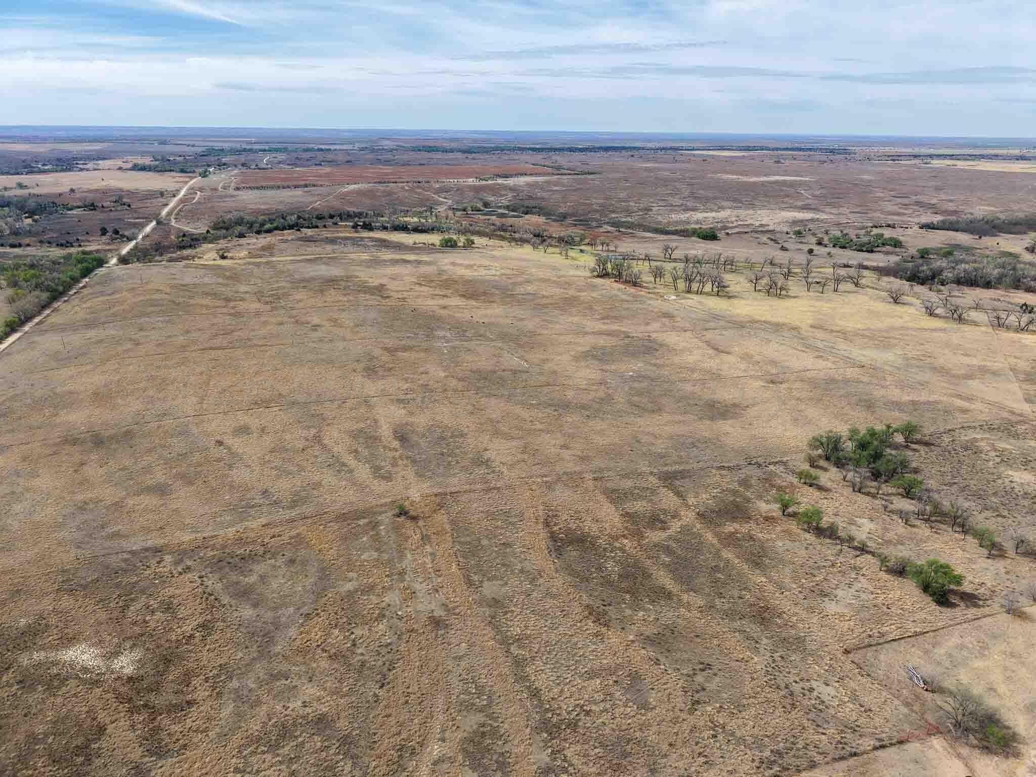 322.28 acres in Wheeler County - photo 8