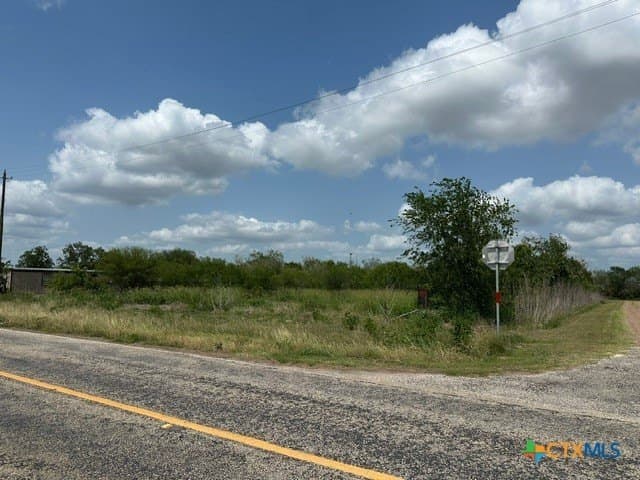 1.1 acres in Goliad County gallery image 4