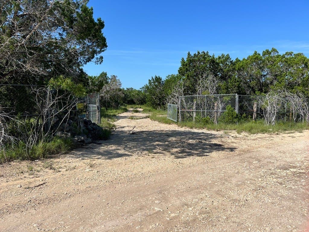 11 acres in Blanco County gallery image 3