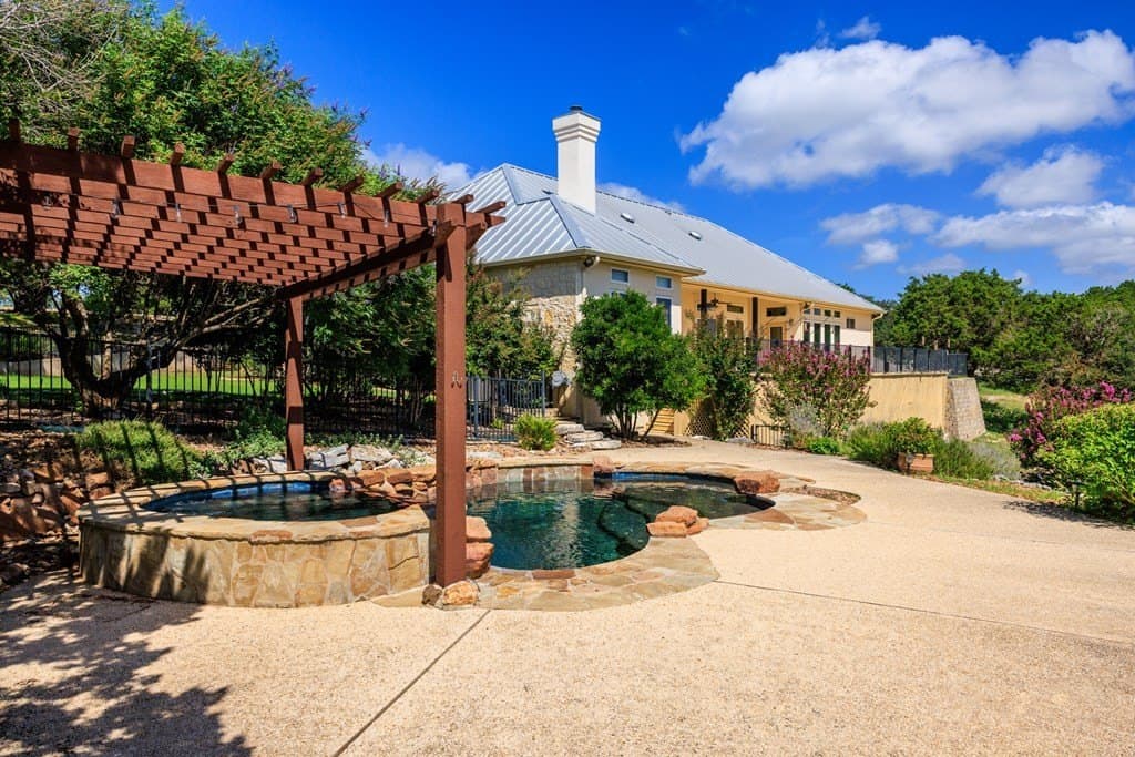 20 acres in Kerr County gallery image 2