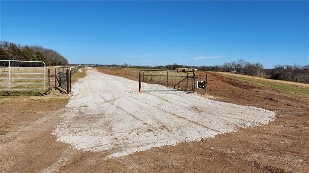 10 acres in McLennan County