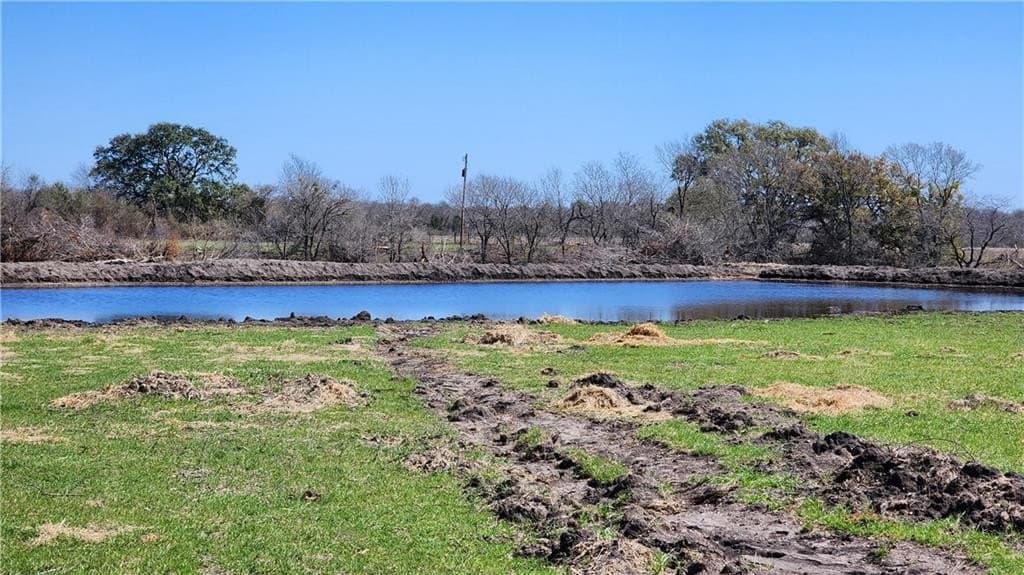 10 acres in McLennan County gallery image 3