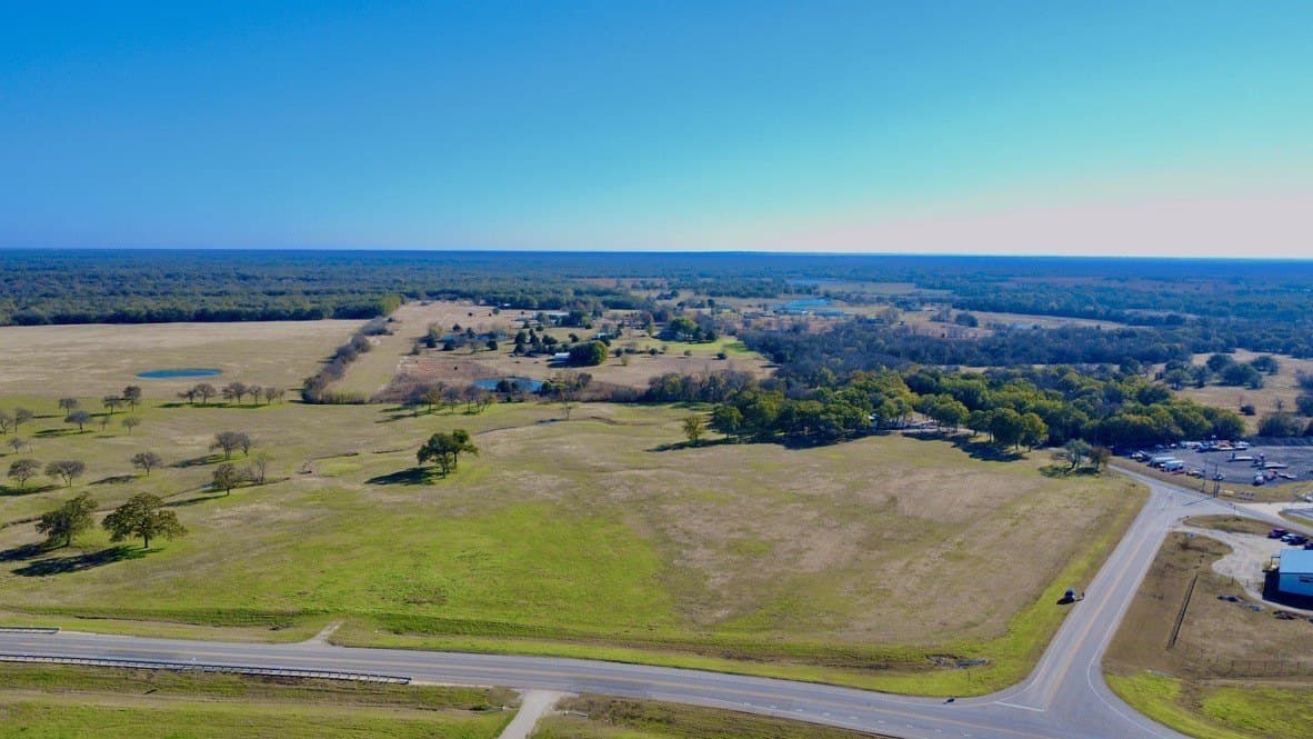 121.15 acres in Navarro County - photo 14