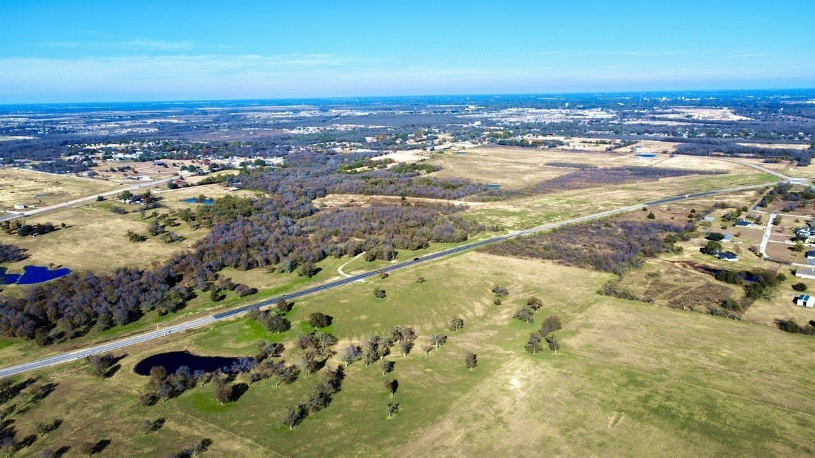 121.15 acres in Navarro County - photo 18