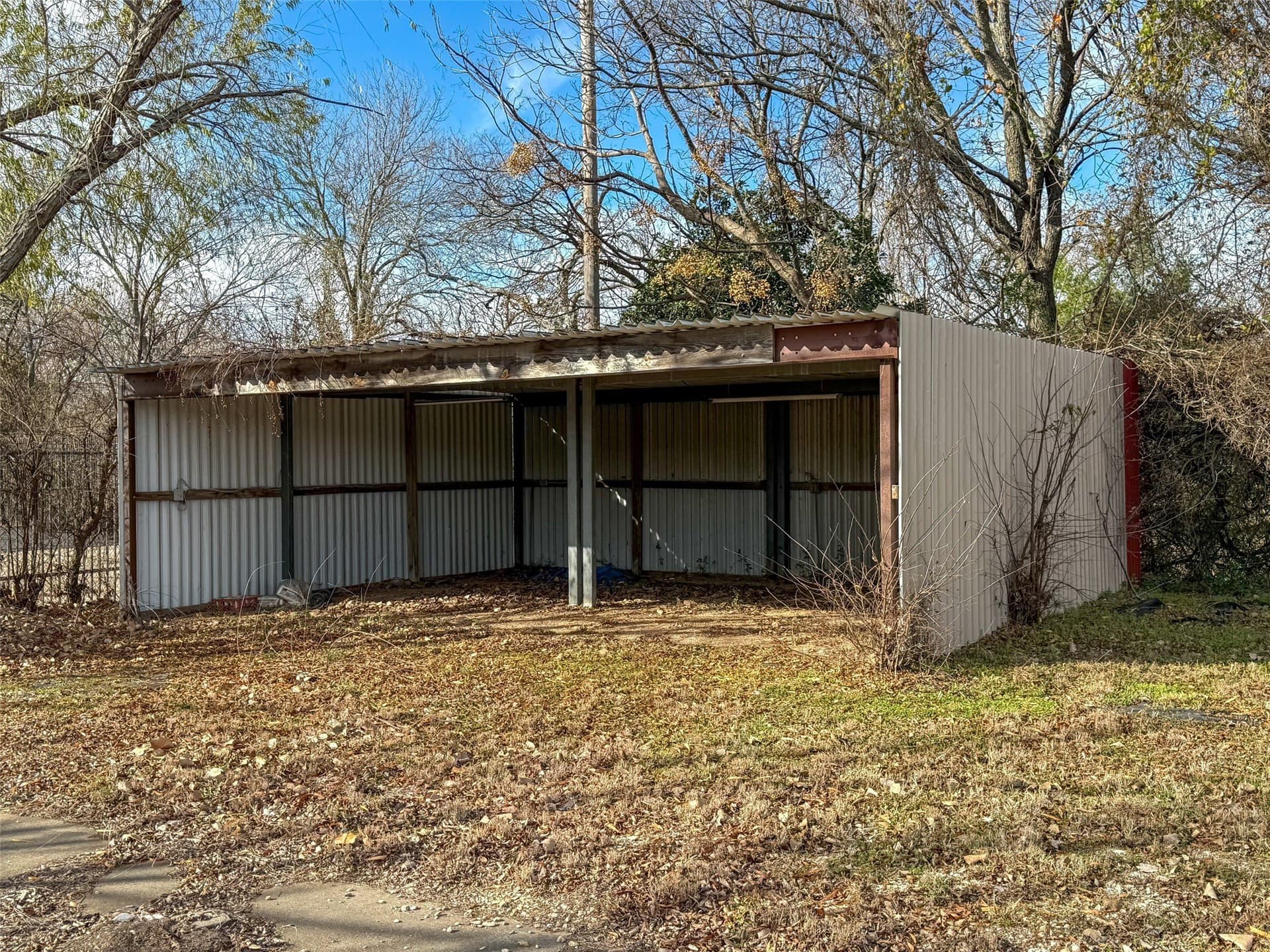 0.37 acres in Johnson County - photo 6