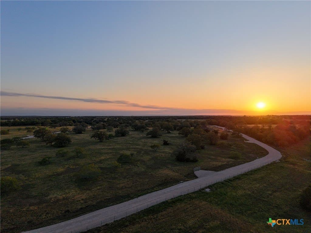 2 acres in Gonzales County - photo 6