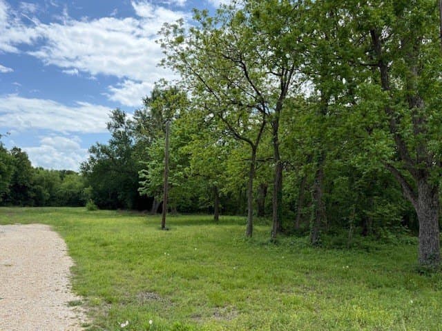 9 acres in Navarro County